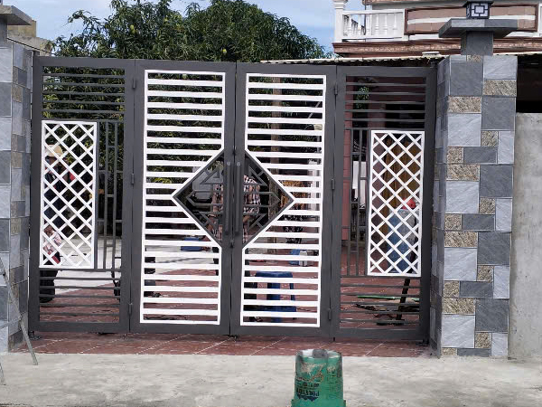 lắp đặt gia công cửa cổng ngõ sắt đẹp tại Quảng Ngãi