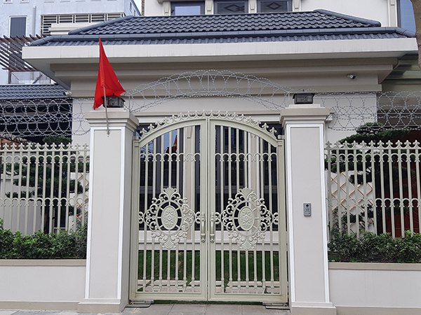 h&agrave;ng r&agrave;o sắt quảng ng&atilde;i