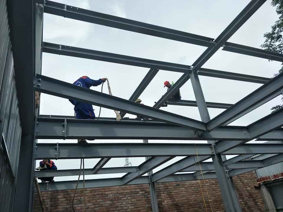 nh&agrave; tiền chế quảng ng&atilde;i